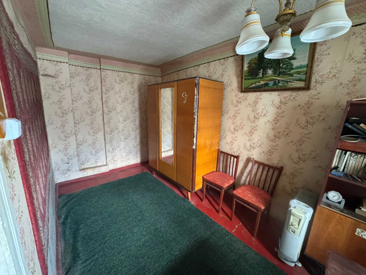 Подгородное. Центр. Дом + летняя кухня. Участок - 10 соток.