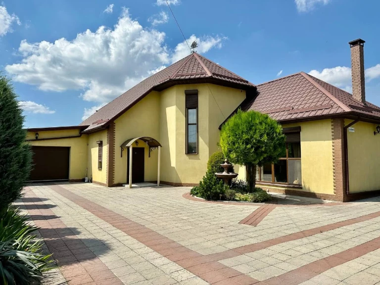 Продам шикарный 2х-этажный дом! Подгородное! Супер предложен