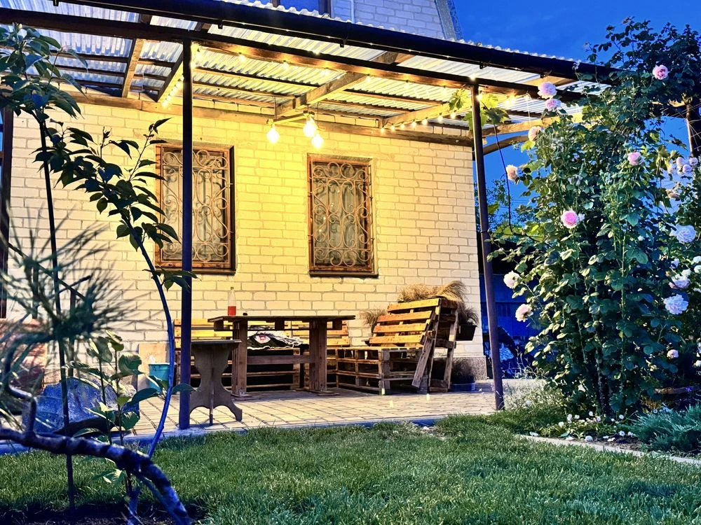 Будинок, дача 2 поверхи, 5,3 соток