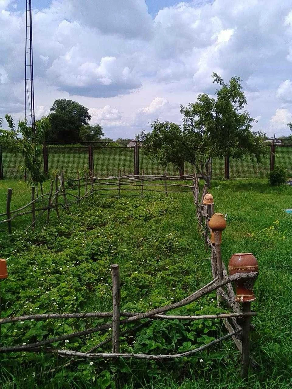 Продам ділянку з будинком під знесення