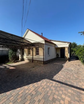 Продаж будинку з ремонтом та меблями Підгородне