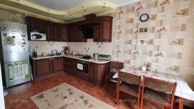 Продаж сучасного будинку, гараж на два авто, асфальтований п