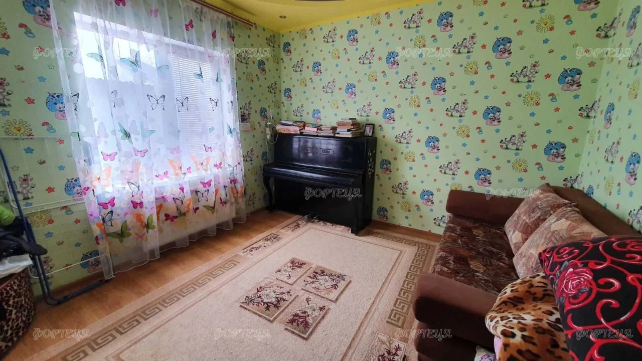 Продаж сучасного будинку, гараж на два авто, асфальтований п