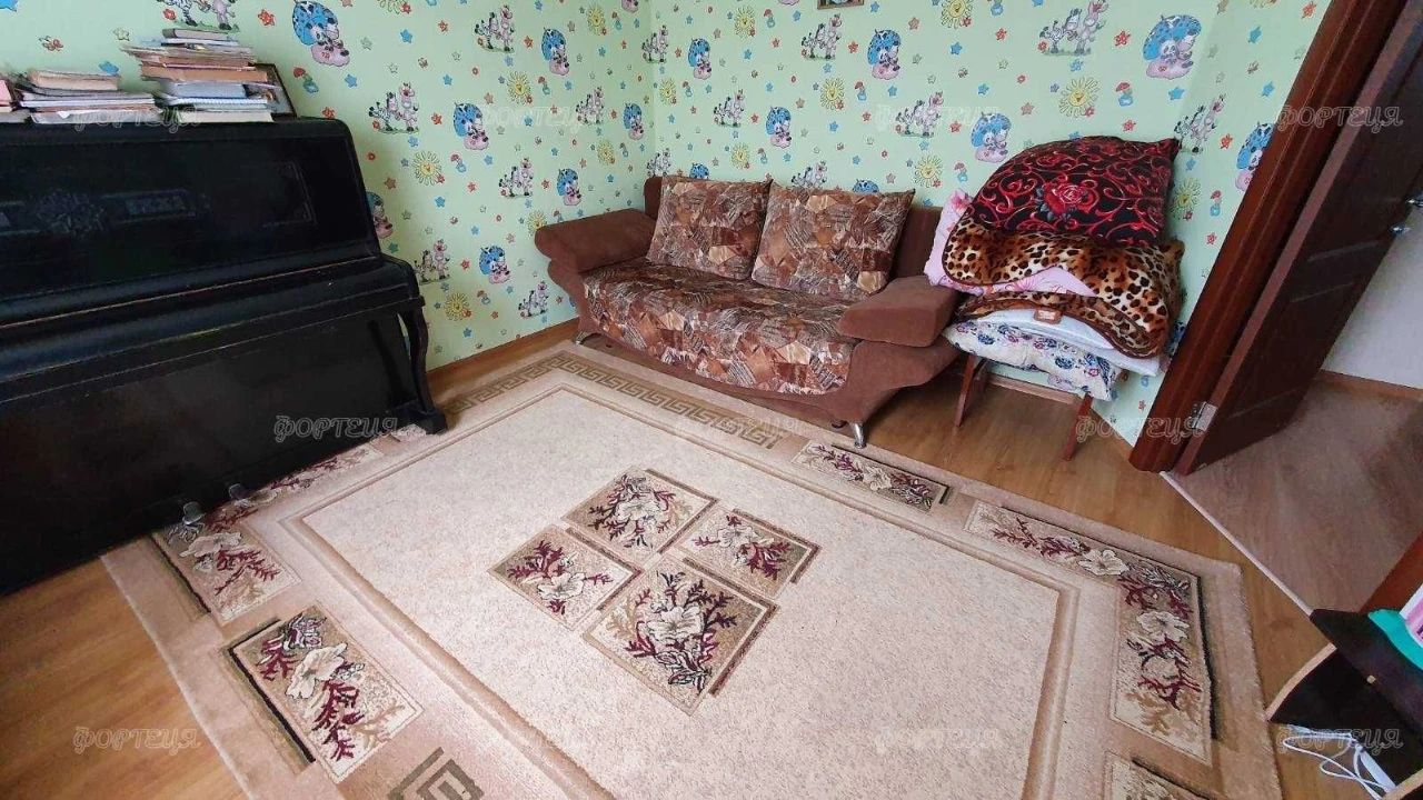 Продаж сучасного будинку, гараж на два авто, асфальтований п