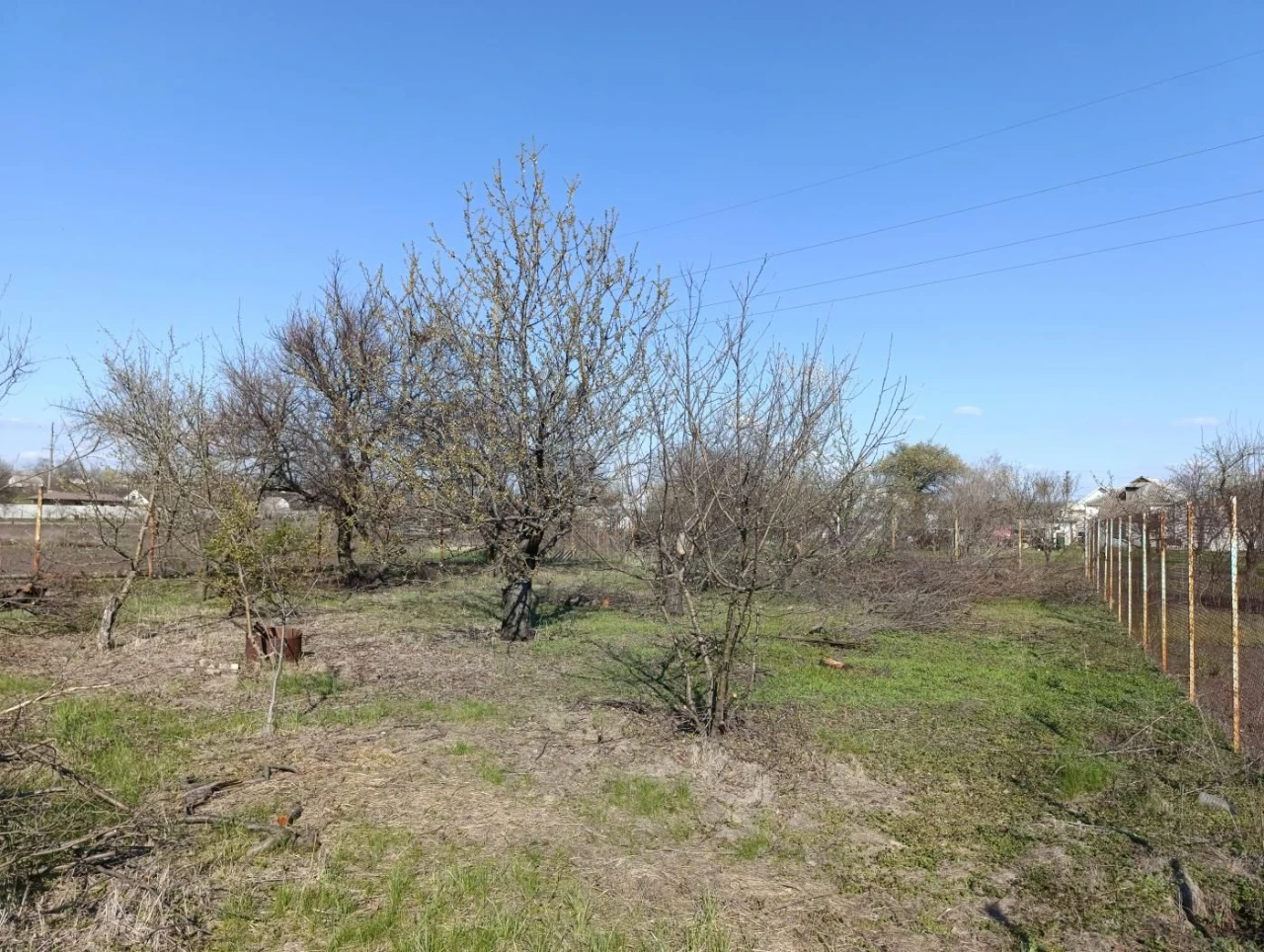 Продам 18 соток+ домик  Подгородное, Центральная улица