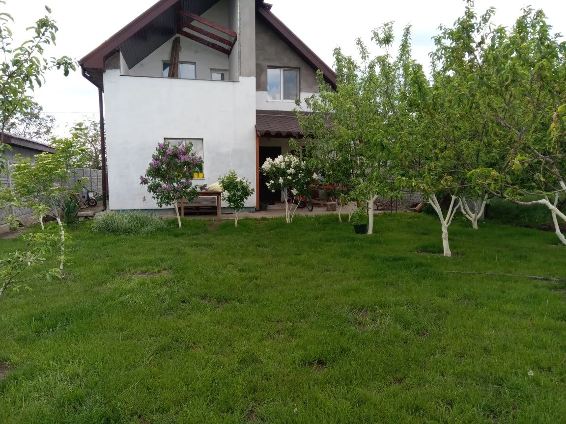 Продам 2-х этажный дом