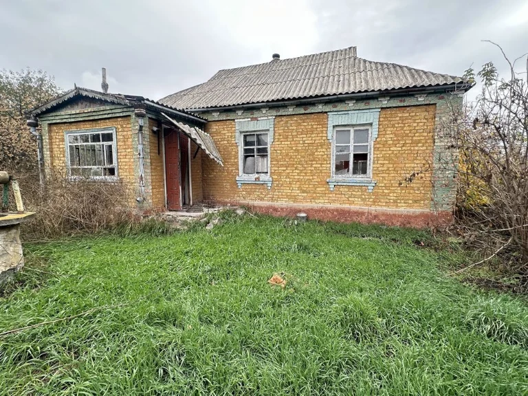 Продаж будинку під реконструкцію в м. Узин