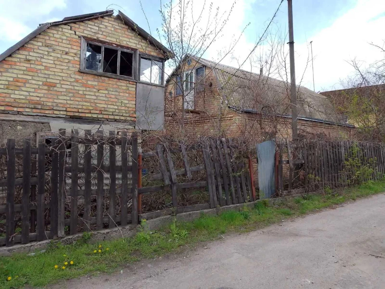 Продається земельна ділянка 10 сот з будинком в м.Ржищів