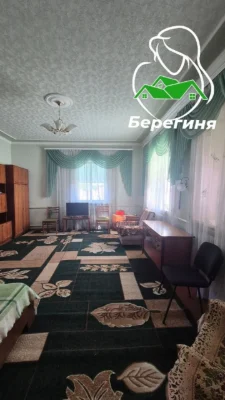 Цегляний будинок центр м. Узин Білоцерківського району