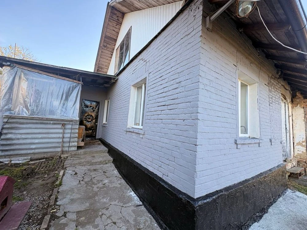 Будинок 100 м² + 20 соток у центрі Ржищева | Газ | Євровікна