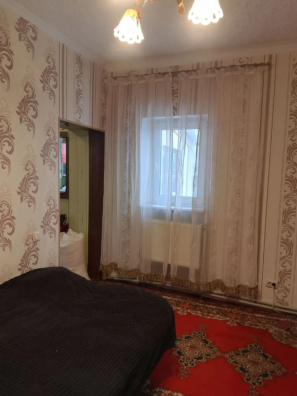 Продам частину будинку в місті Узин.
