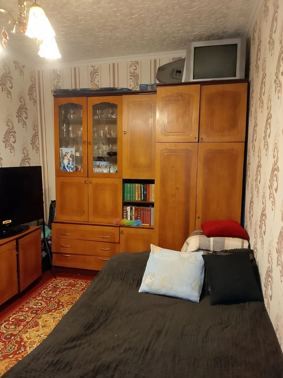 Продам частину будинку в місті Узин.