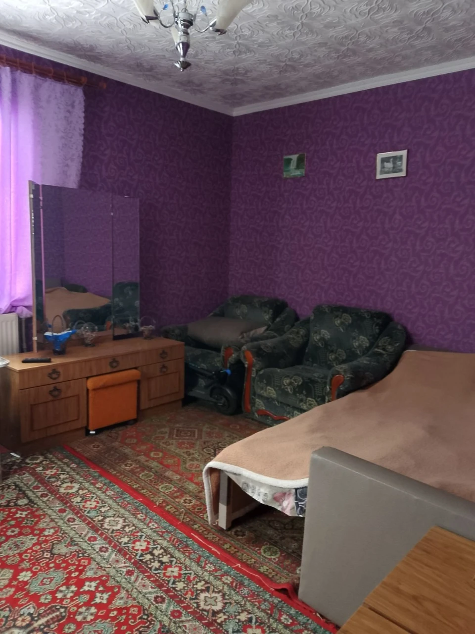 Продам частину будинку в місті Узин.