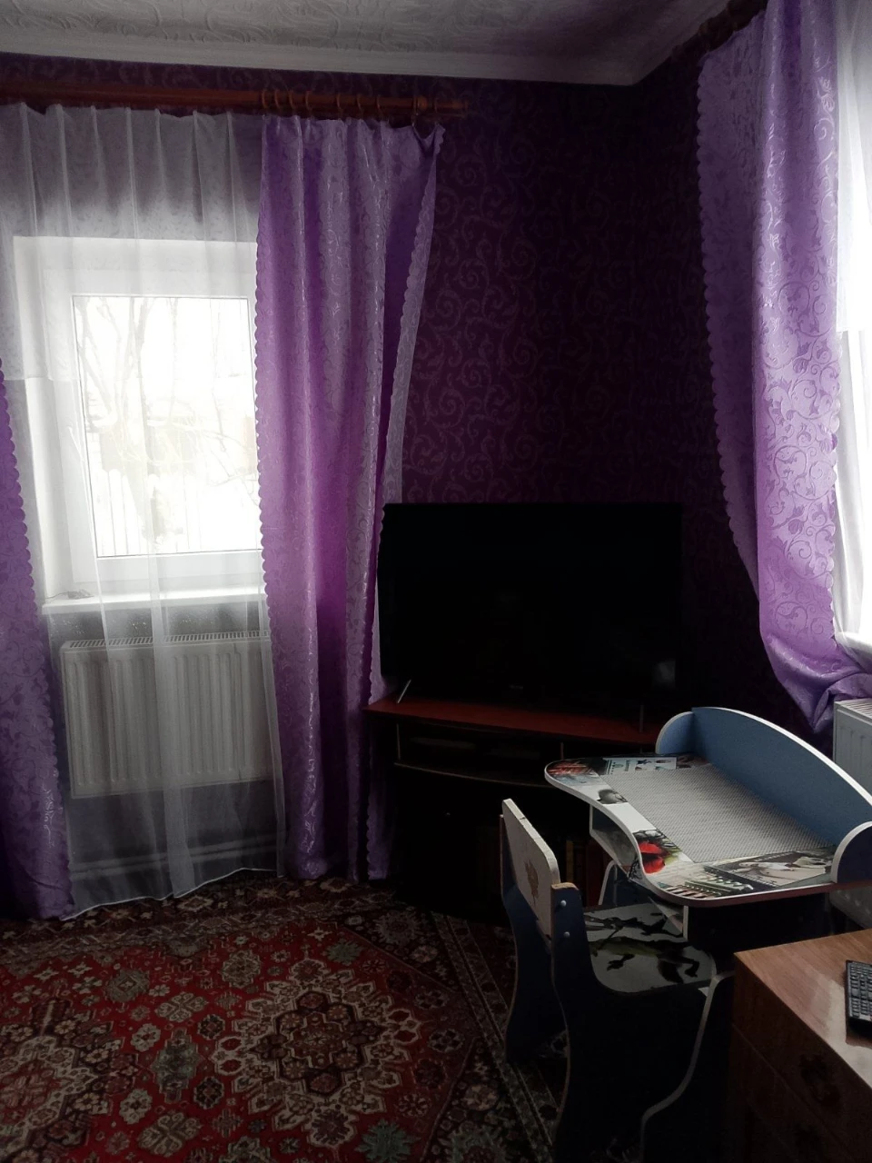 Продам частину будинку в місті Узин.