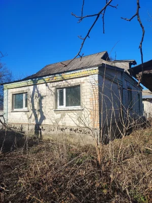 Продам будинок в місті Узин.