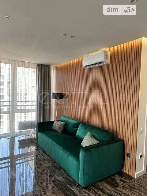 Sale of 3-room apartment 84 sq. m on Dniprovska embankment 18 • ID