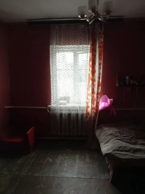 Продам частину будинку в місті Узин.