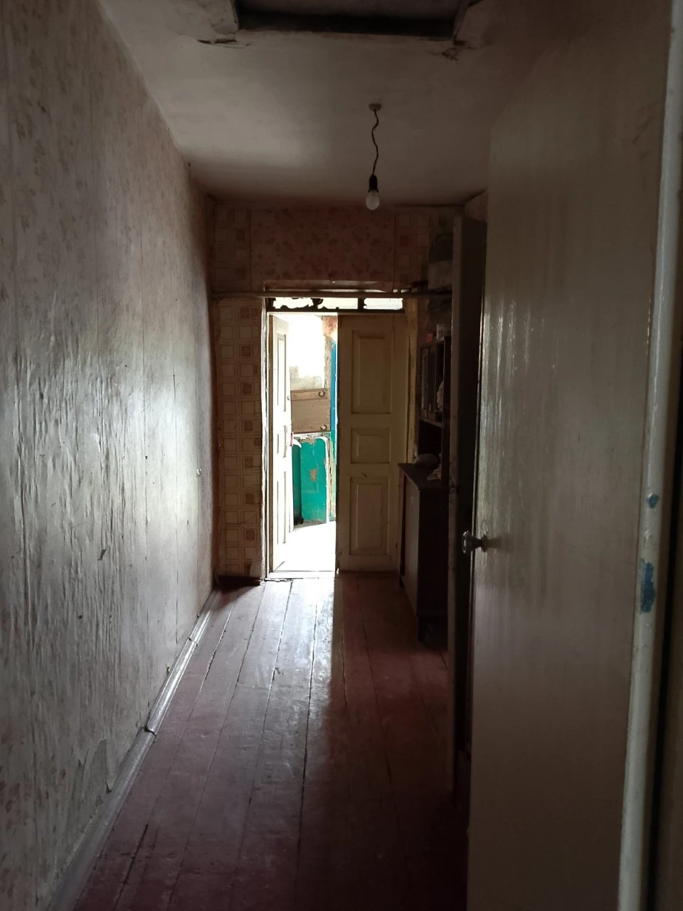 Продам частину будинку в місті Узин.