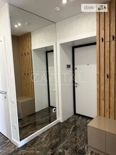 Sale of 3-room apartment 84 sq. m on Dniprovska embankment 18 • ID