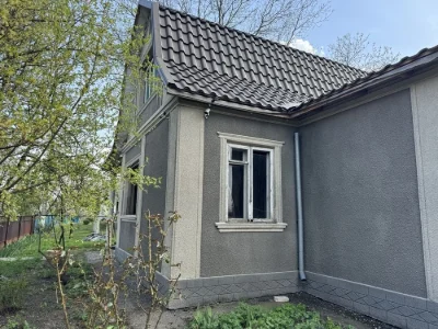 Продам кирпичный дом 160 кв.м под чистовую отделку с участко