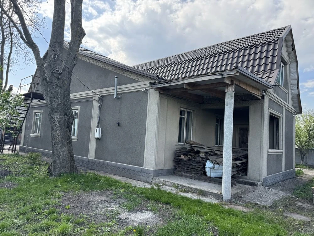 Продам кирпичный дом 160 кв.м под чистовую отделку с участко
