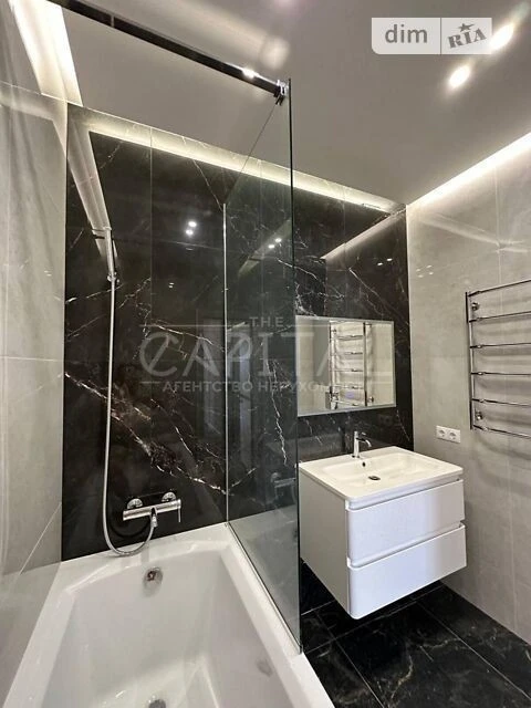 Sale of 3-room apartment 84 sq. m on Dniprovska embankment 18 • ID