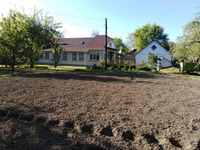 Продається 4-кімнатний житловий будинок в м.Ржищів 22 сотки