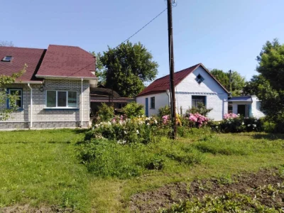 Продається 4-кімнатний житловий будинок в м.Ржищів 22 сотки