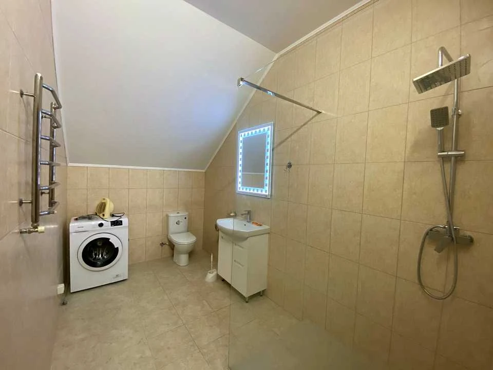Будинок. Боярка, Лінія