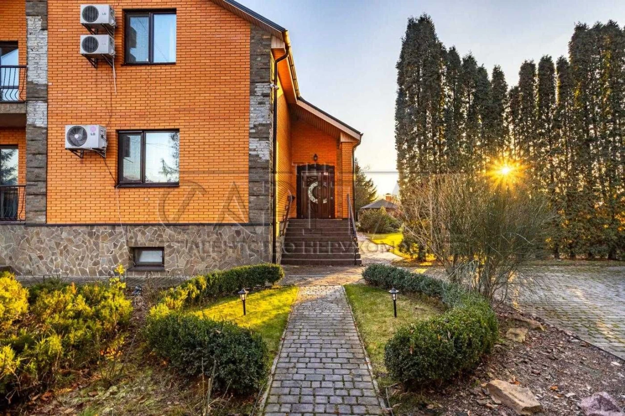 Продаж будинку з ремонтом 360 м²/ 20 соток/ Басейн/ Газ/ Тар
