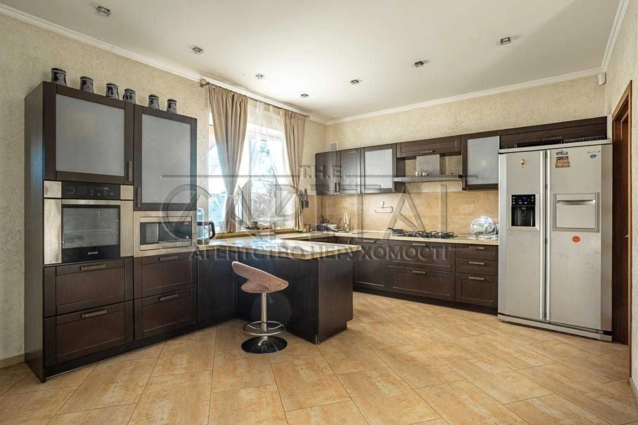 Продаж будинку з ремонтом 360 м²/ 20 соток/ Басейн/ Газ/ Тар