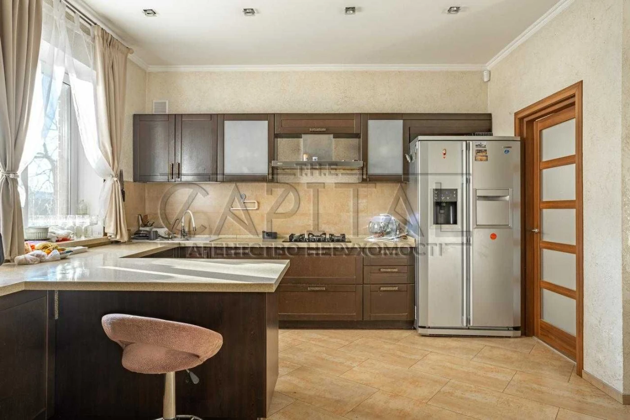 Продаж будинку з ремонтом 360 м²/ 20 соток/ Басейн/ Газ/ Тар