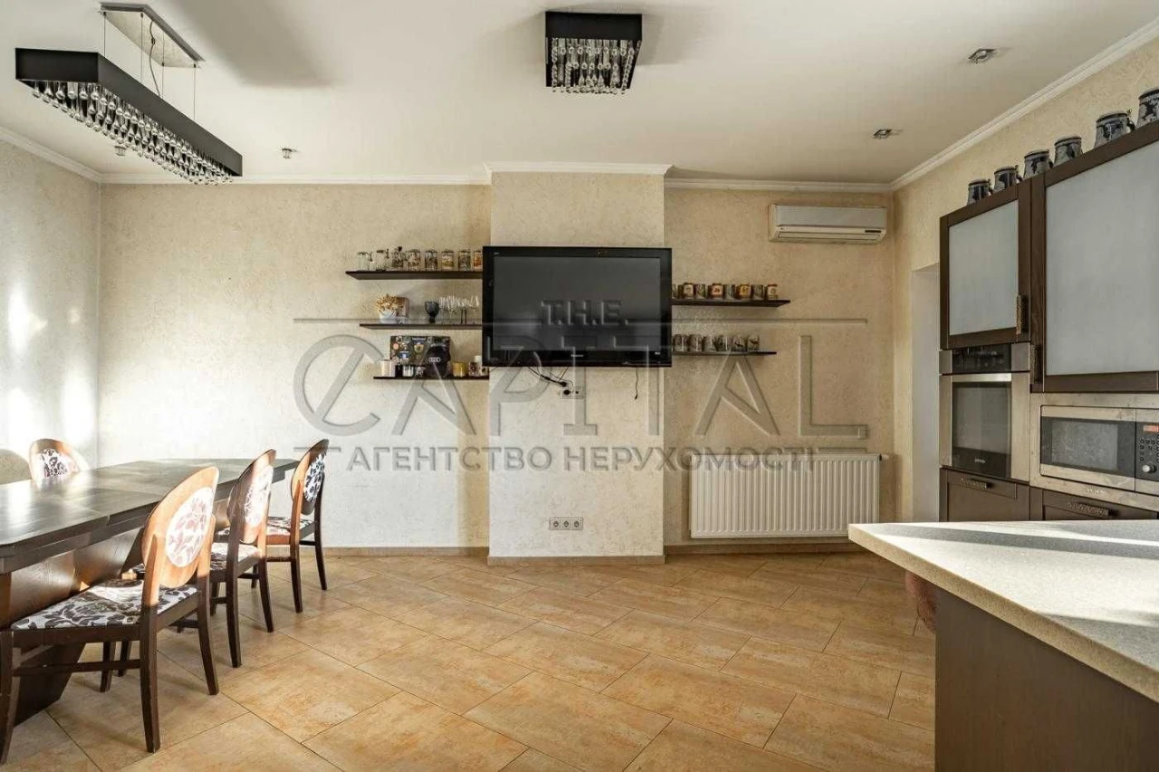 Продаж будинку з ремонтом 360 м²/ 20 соток/ Басейн/ Газ/ Тар