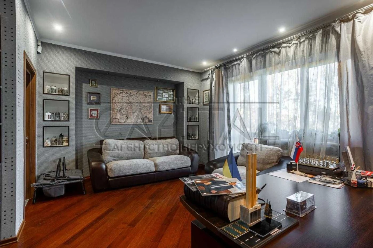 Продаж будинку з ремонтом 360 м²/ 20 соток/ Басейн/ Газ/ Тар