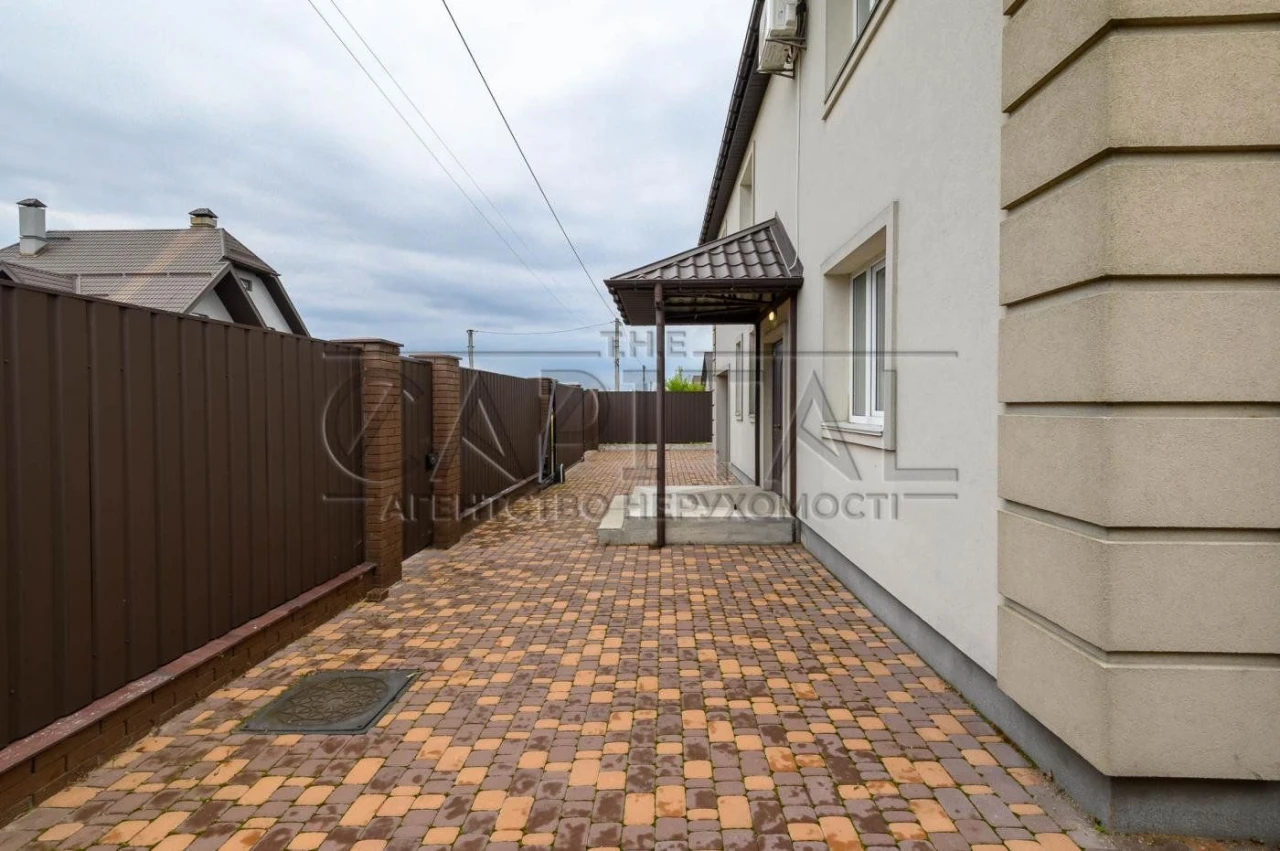 Будинок/ просторий світлий дизайнерський ремонт / 240 м² / Б