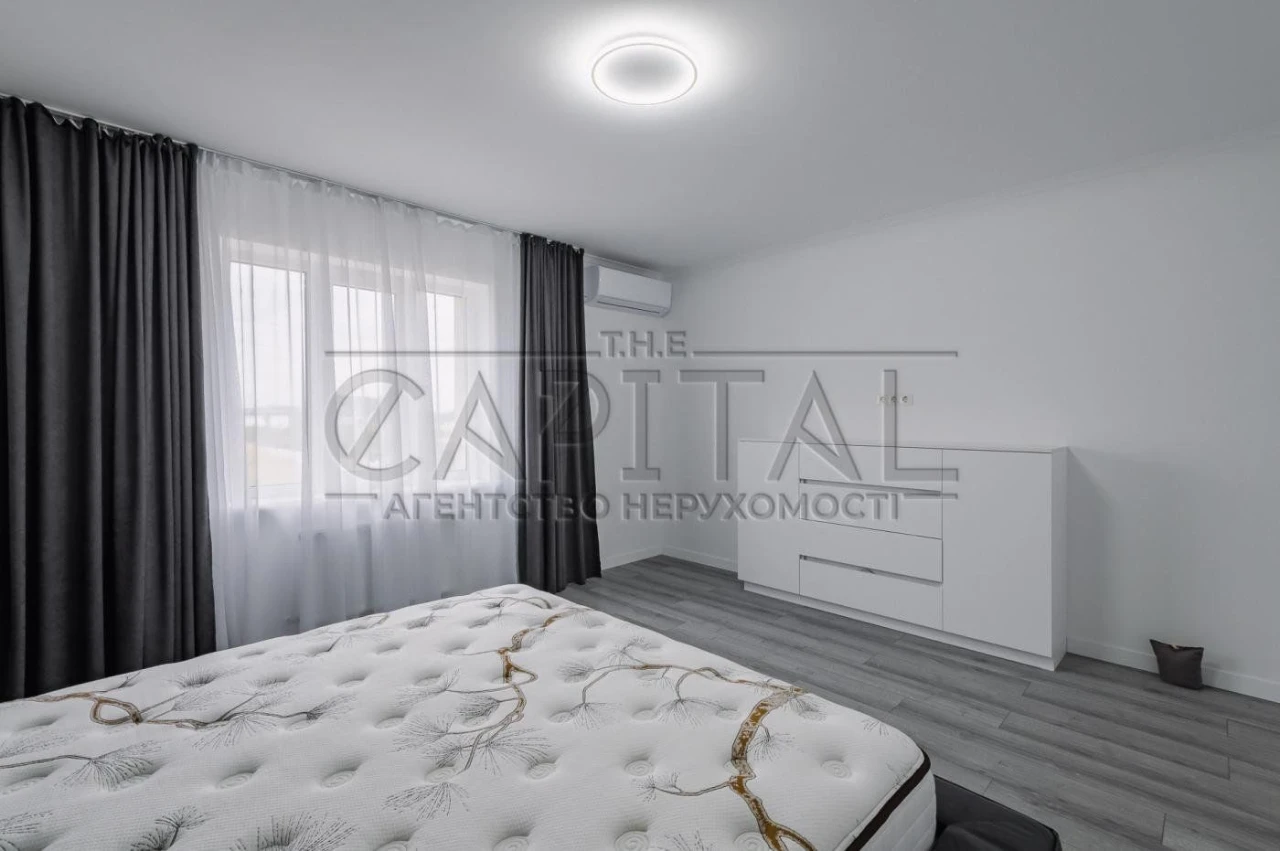 Будинок/ просторий світлий дизайнерський ремонт / 240 м² / Б