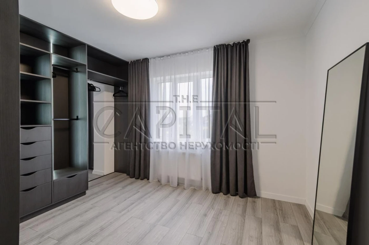 Будинок/ просторий світлий дизайнерський ремонт / 240 м² / Б