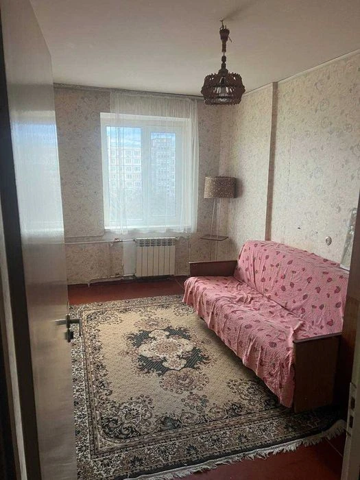 Продам 2к Святошинський р-н вул Олега Мудрока (Наумова) 25