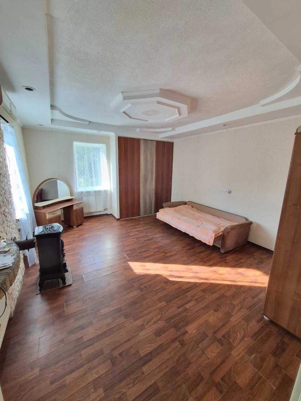 Продам пів будинку 65м2 в центрі Нової Боярки на ділянці 3 с