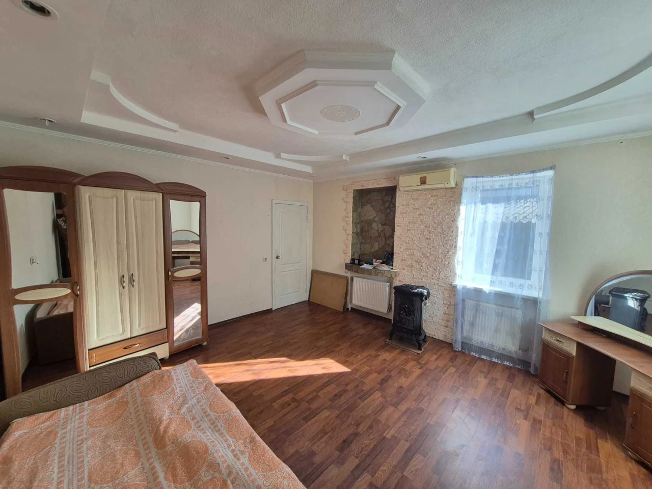Продам пів будинку 65м2 в центрі Нової Боярки на ділянці 3 с
