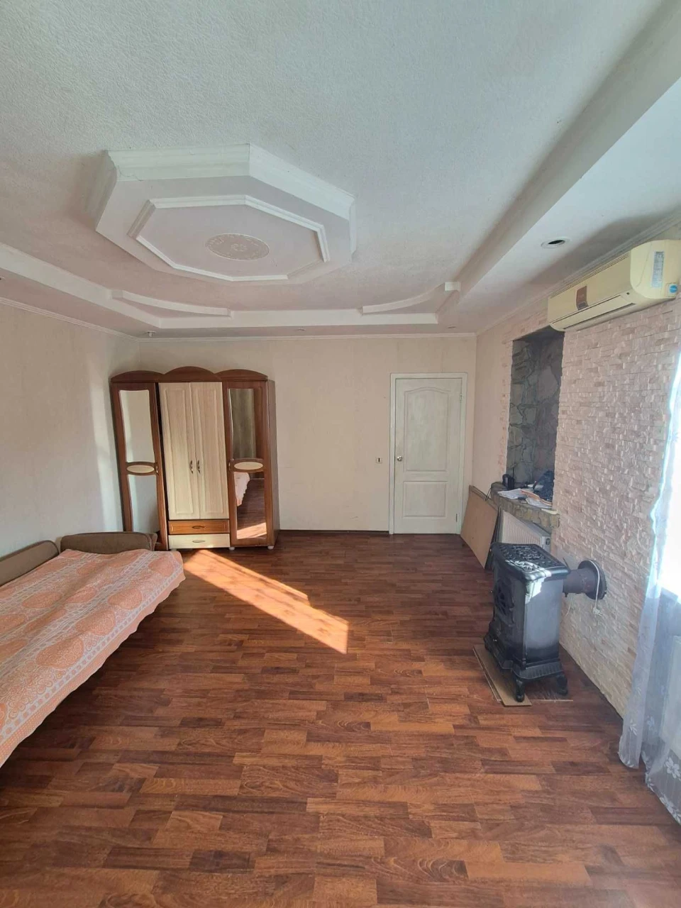 Продам пів будинку 65м2 в центрі Нової Боярки на ділянці 3 с