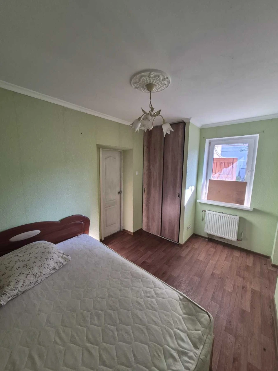 Продам пів будинку 65м2 в центрі Нової Боярки на ділянці 3 с