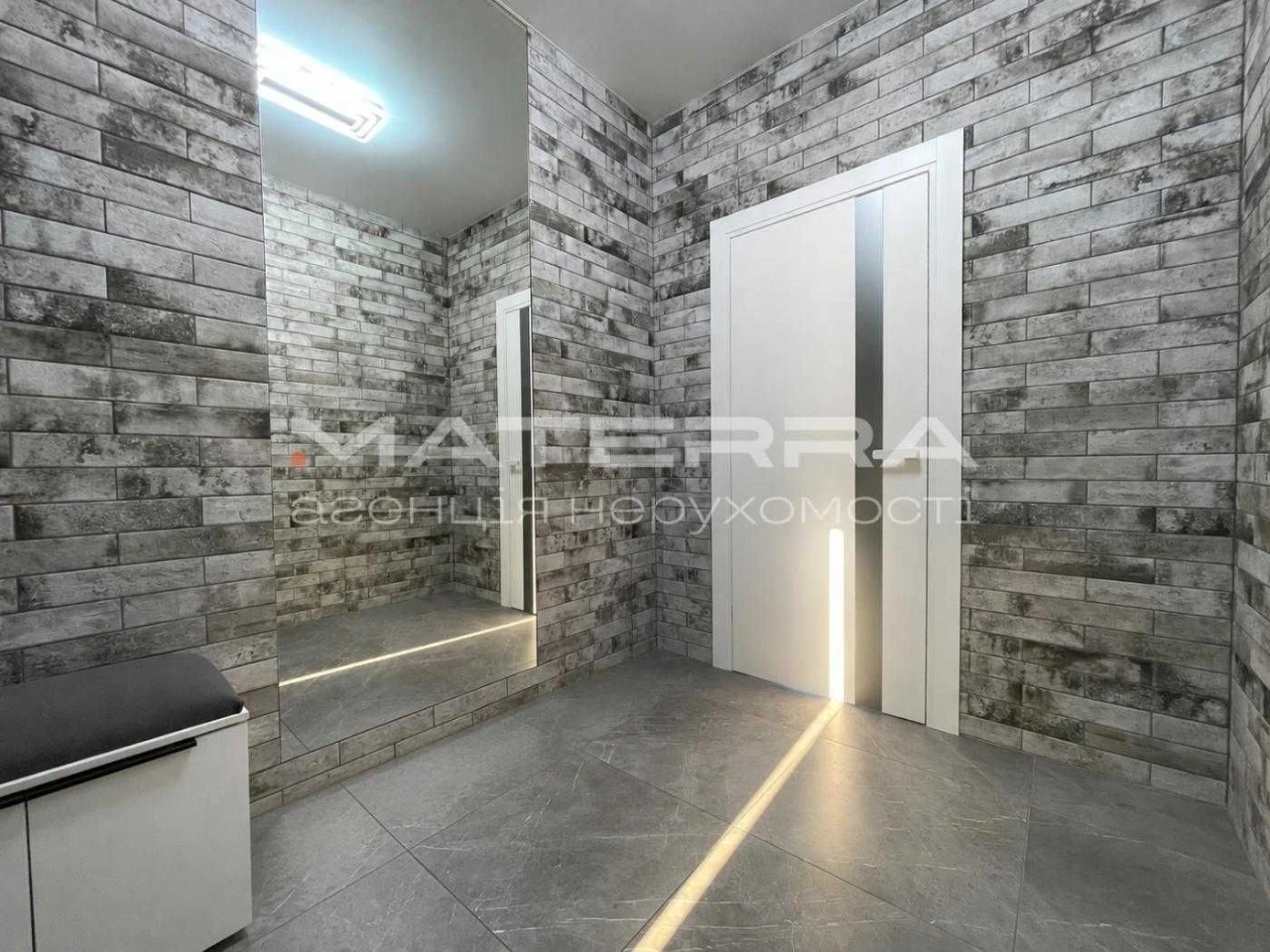 Продам котедж з авторським РЕМОНТОМ! 225м2 9 соток на закрит