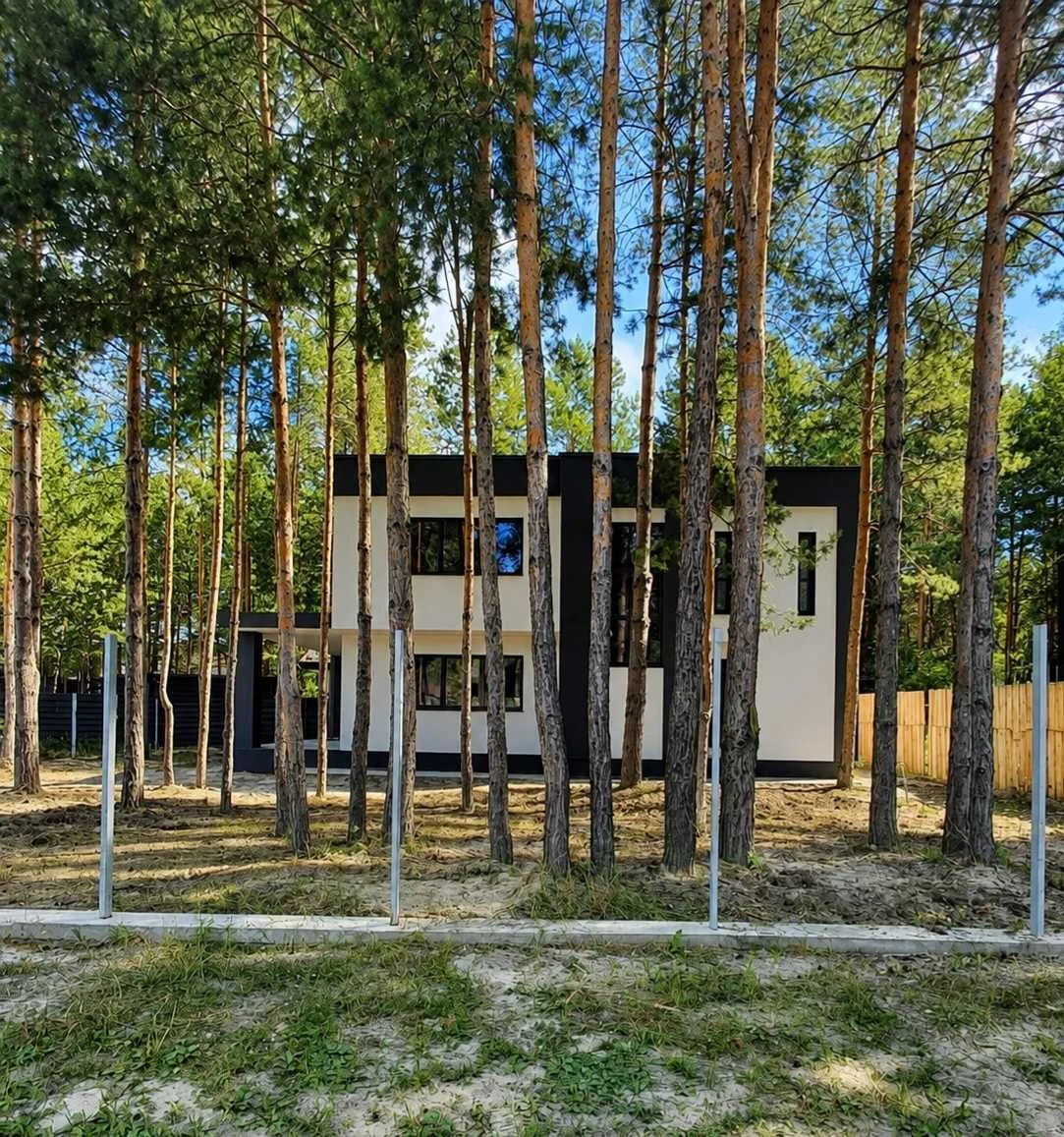 Сучасний будинок 172 м² серед сосен •  10 км Київ • метро Те
