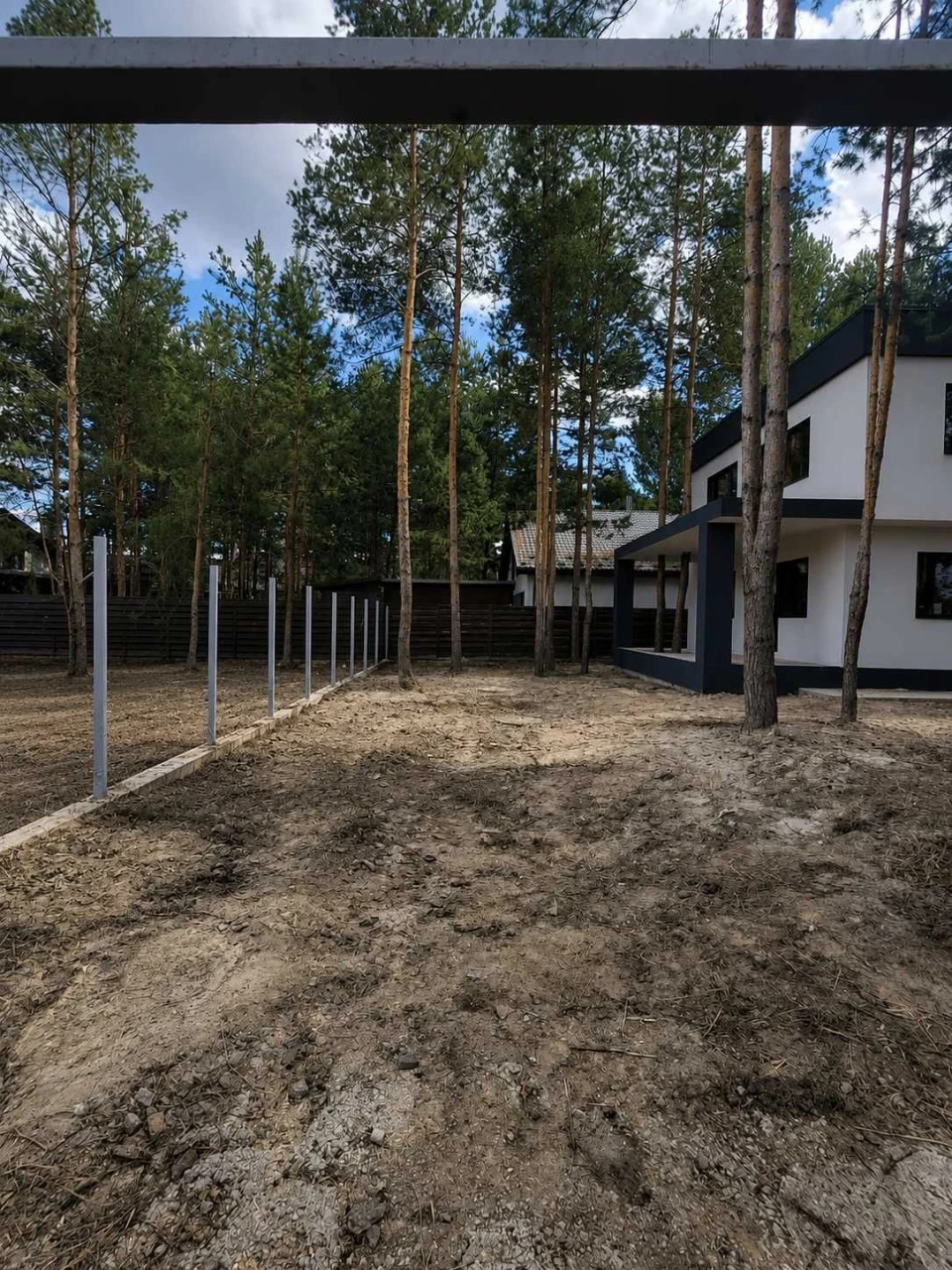 Сучасний будинок 172 м² серед сосен •  10 км Київ • метро Те