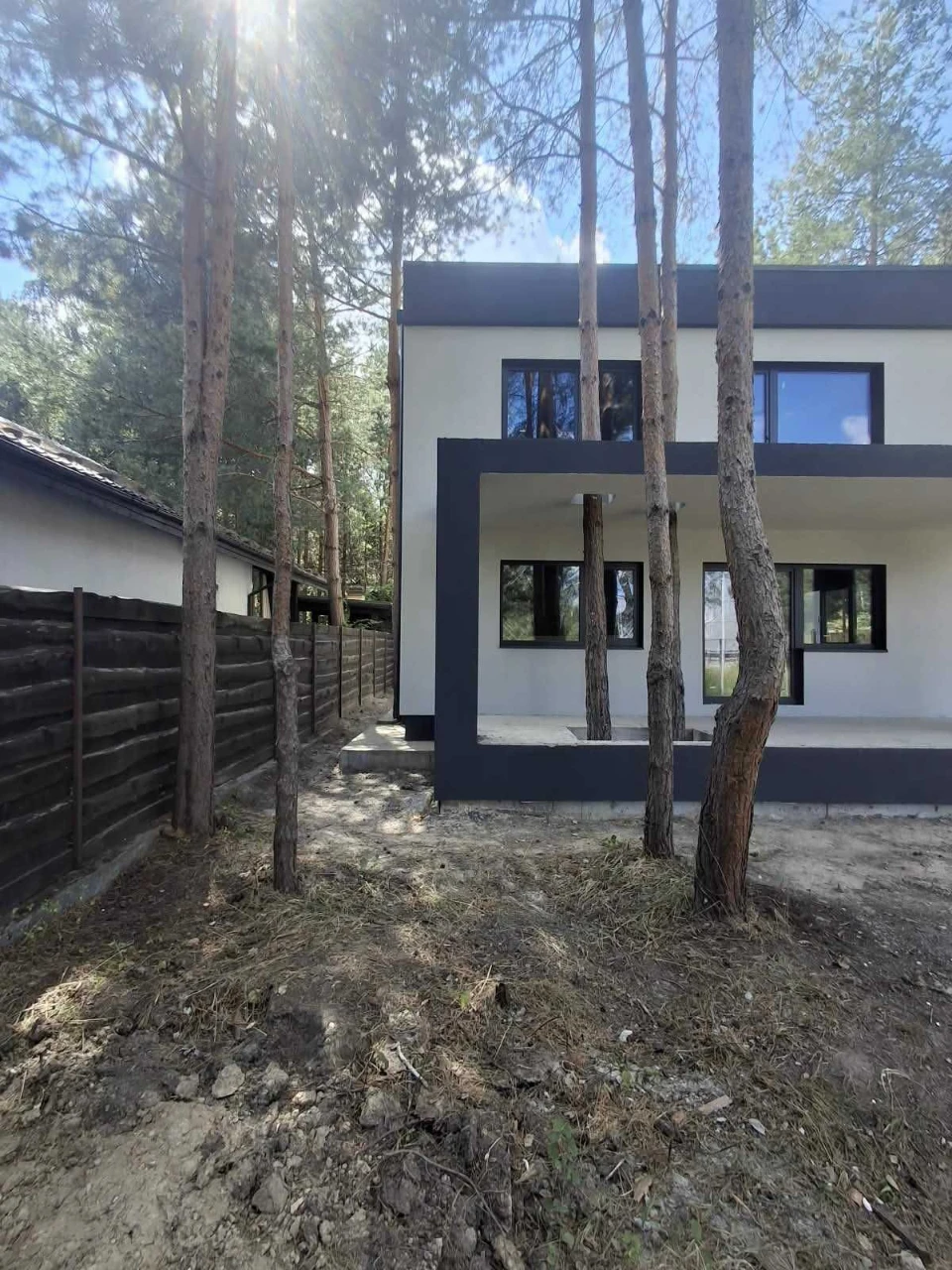 Сучасний будинок 172 м² серед сосен •  10 км Київ • метро Те