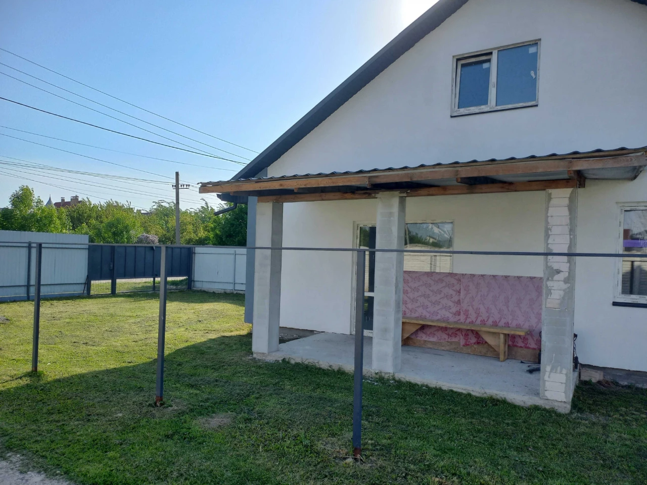 Продам будинок (дуплекс, таунхаус) с.Нове Боярка. Є можливим