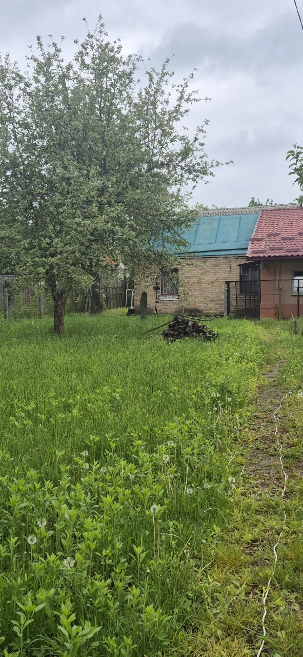 Продаж 1/2 будинку з окремою земельною ділянкою в  новій Боя