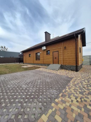 Продам 3 будинки на ділянці  10 соток