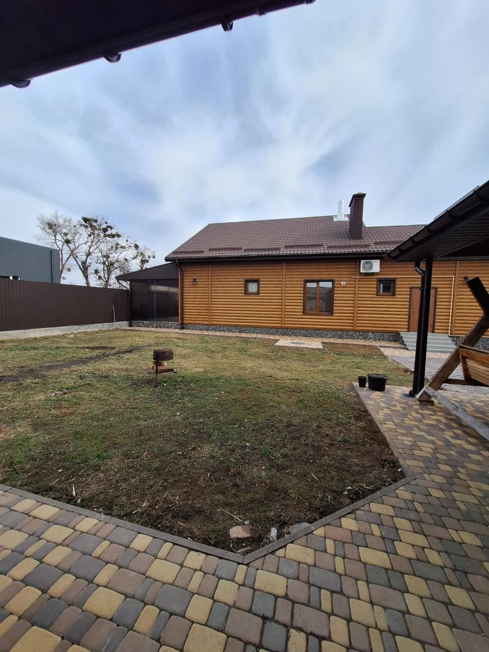 Продам 3 будинки на ділянці  10 соток